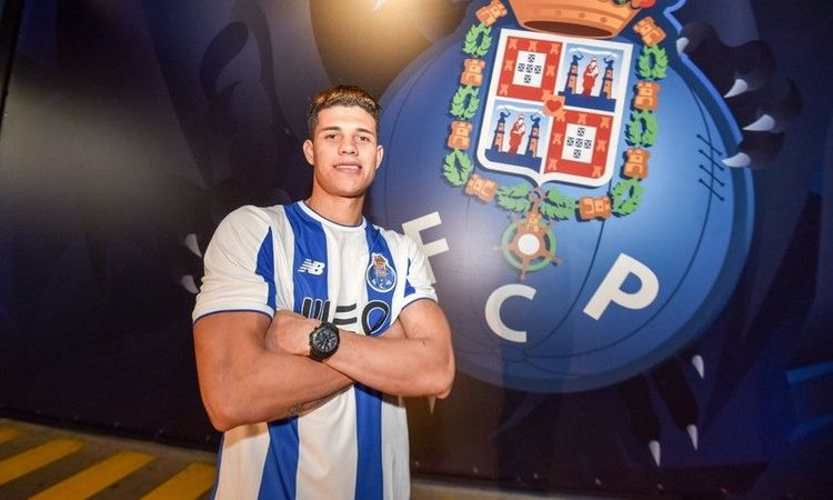 «Зенит» пытается купить Осорио. Он не пригодился «Порту», но на Кубке Америки уничтожил всех звезд сборной Бразилии