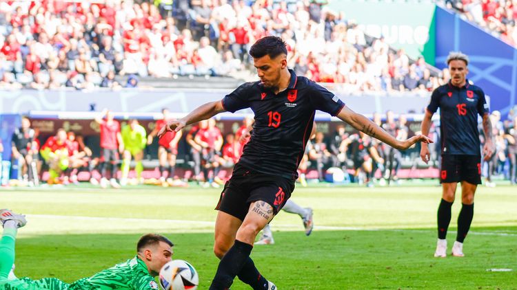 «Зенит» продает Кассьерру в Бразилию. Три легионера РПЛ, кто может заменить колумбийца в Петербурге
