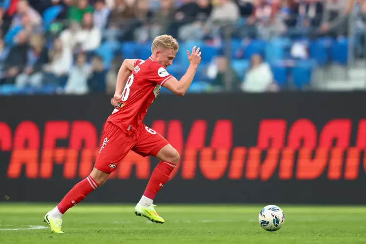 Титов считает, что Литвинов больше пользы приносит в опорной зоне