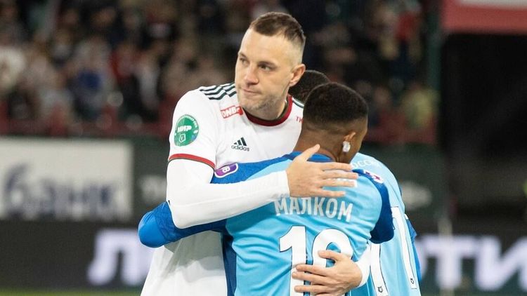 «Я просто его не видел». Дзюба не пожал руку Семаку и был осмеян бразильцами из «Зенита»