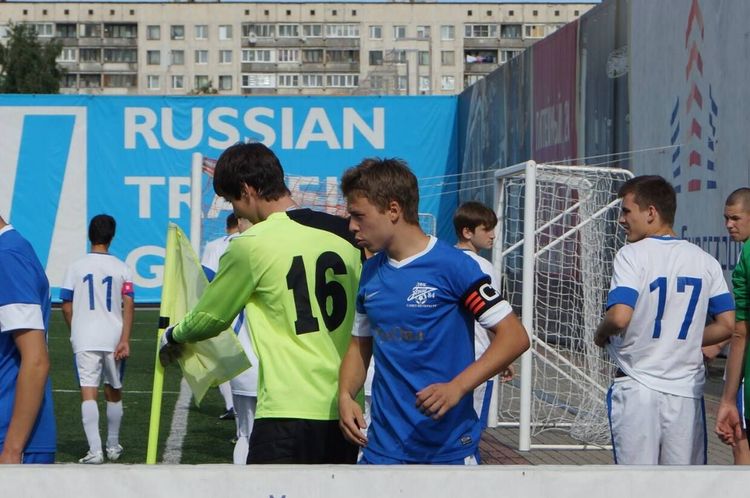 «Футбол зародился, а на две ДЮСШ — ни одного стадиона!»