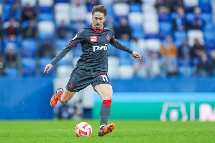 Утраченные амбиции и владелец, которого ненавидели болельщики «Спартака». Куда едет Антон Миранчук?