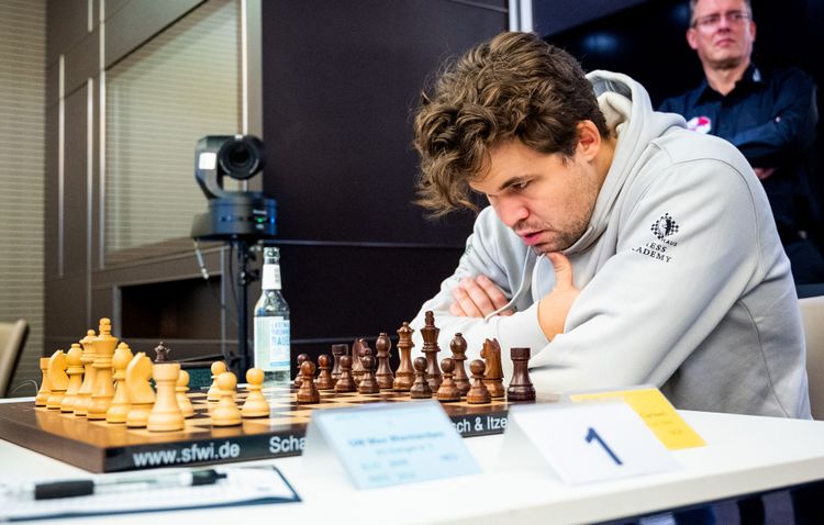 Карлсен выиграл чемпионат мира по шахматам Фишера