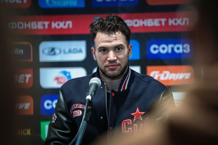 СКА возродил карьеру скандального американца? Деанджело разрывает НХЛ