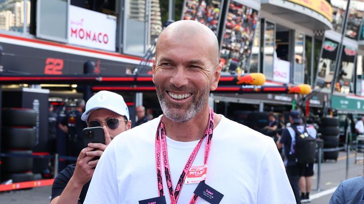 Зидану предлагали возглавить сборную Таджикистана