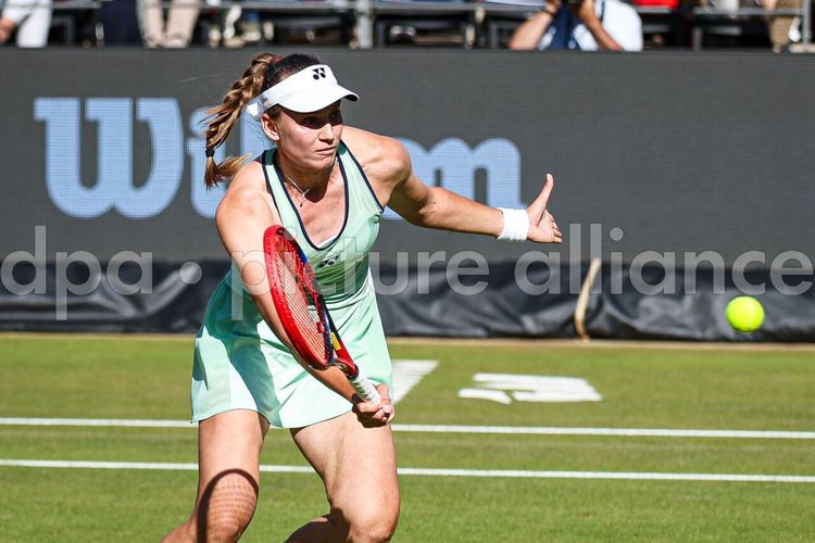 Первый тренер Рыбакиной объяснила, почему теннисистка стала играть за Казахстан