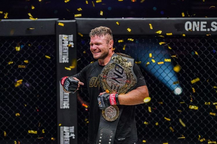 Временный чемпион ONE FC Малыхин о бое с Ренье де Риддером: Во втором раунде уложу его спать