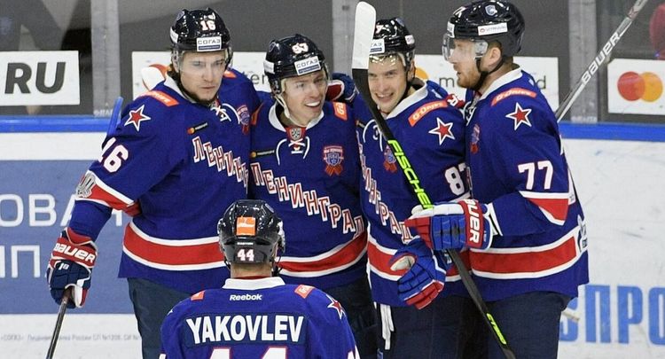 Почему рейтинг СКА падает, а «Амура» растет