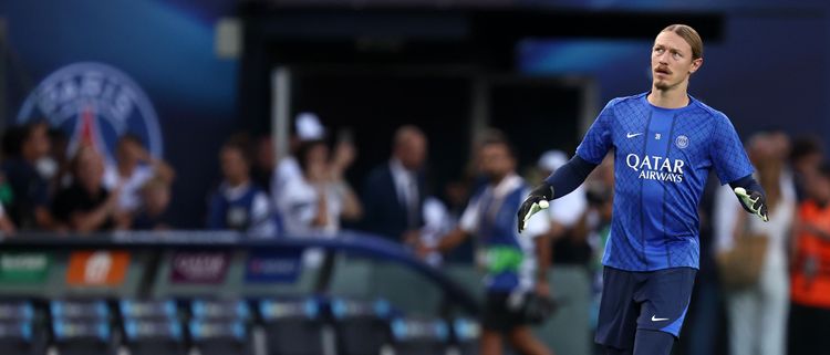 Кавазашвили посчитал, что травма может подкосить Сафонова