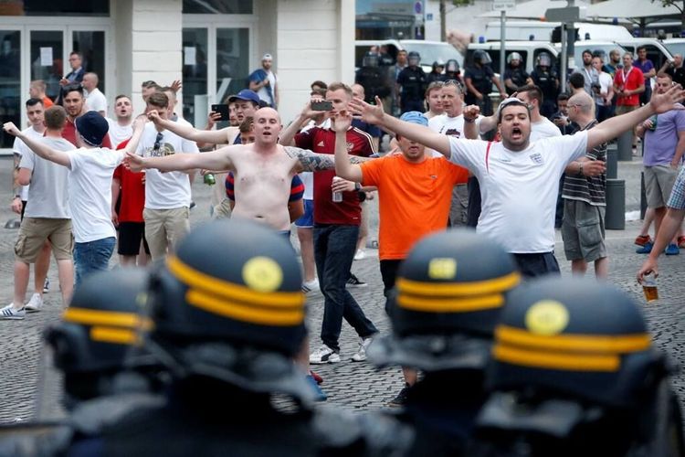Штанга Мамаева и бабочка Роналду