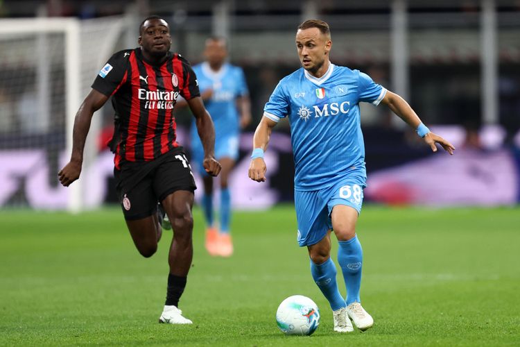 Чемпионская интрига в Серии А не умерла? Где смотреть матч «Наполи» – «Милан», кто фаворит