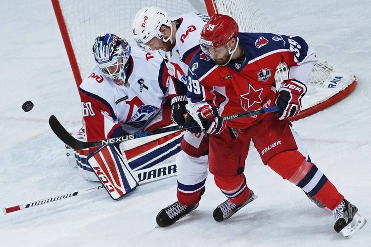 Разбитое стекло ЦСКА не помогло