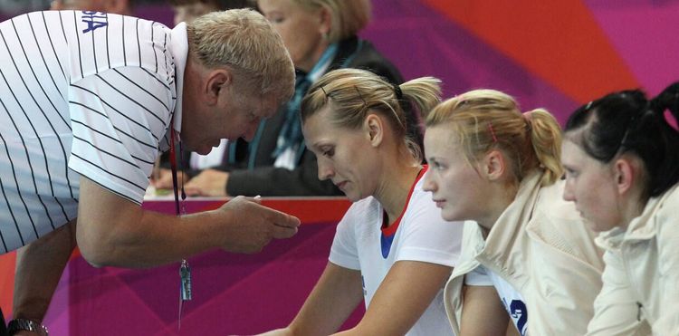 Российский спорт получил удар ножом в спину
