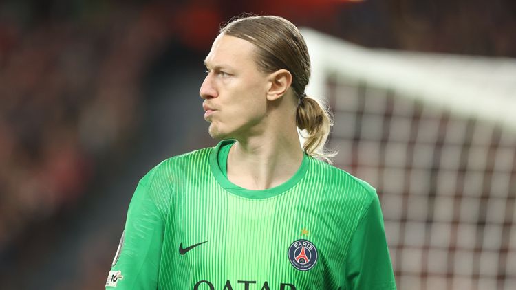 Сафонов оформит очередной «сухарь»? «Ливерпуль» – «ПСЖ»: где смотреть ответную игру четвертьфинала Лиги чемпионов
