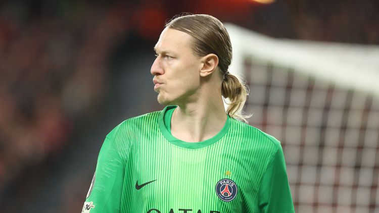 Сафонов отбил четыре пенальти и принес «ПСЖ» трофей. Вратарь установил уникальное для России достижение