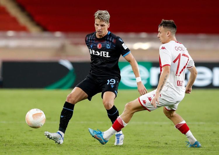 Головин ушел с поля без результативных действий, но помог «Монако» сделать результат в матче с «Трабзонспором»