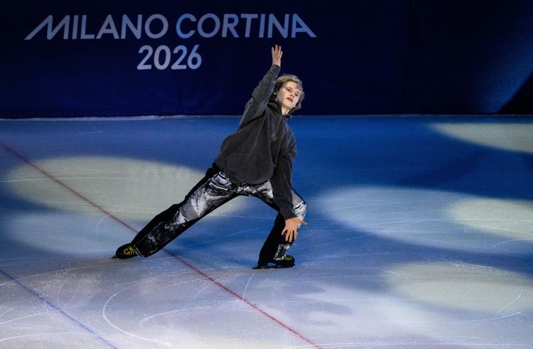 Малинин лидирует после короткой программы на чемпионате мира 2026