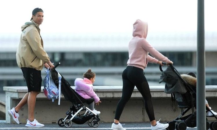 О чем думает Роналду? Кажется, ему наплевать на себя и здоровье окружающих!