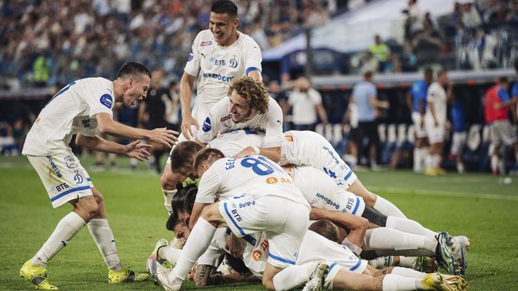 «Динамо» в фееричном кубковом матче обыграло «Краснодар». Команды забили семь мячей