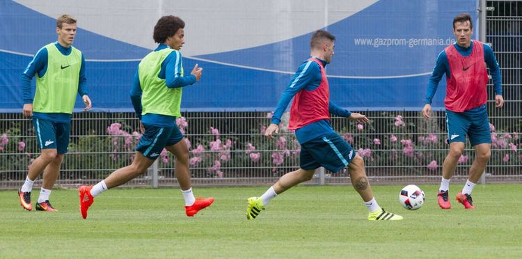 Кокорин бледен, Кержаков быстр, помощник Луческу грозен