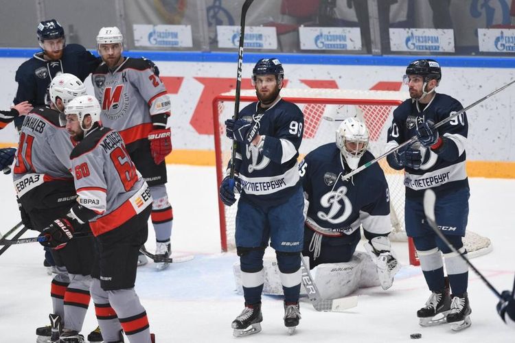 Динамовцы сыграли в теннис