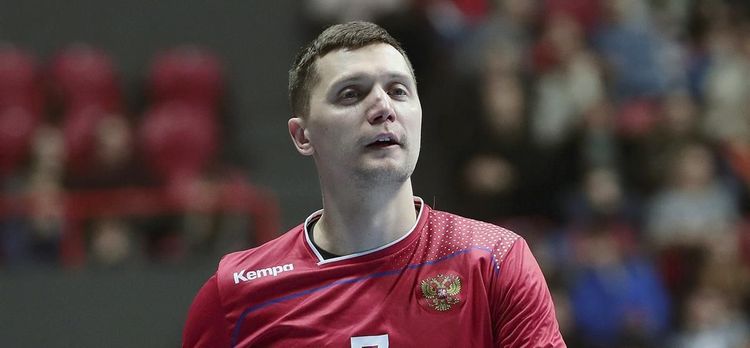 «Хорошо хоть, что наркотики не подбросили»: скандал в переименнованном в ЦСКА клубе набирает обороты