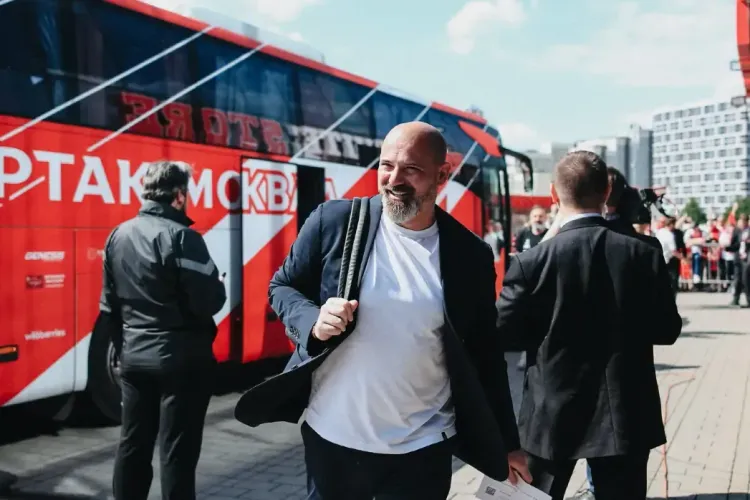 «Спартак» объявил о продлении контракта со Станковичем