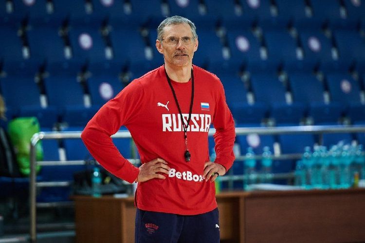 На пост главного тренера сборной России два кандидата. Разбираем их вместе с главным инсайдером росбаскета