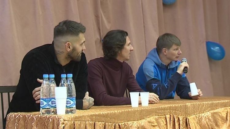 Аршавин мог зарубиться со Смертиным по поводу натурализации. Но легенду «Зенита» и сборной спрашивали о будущем