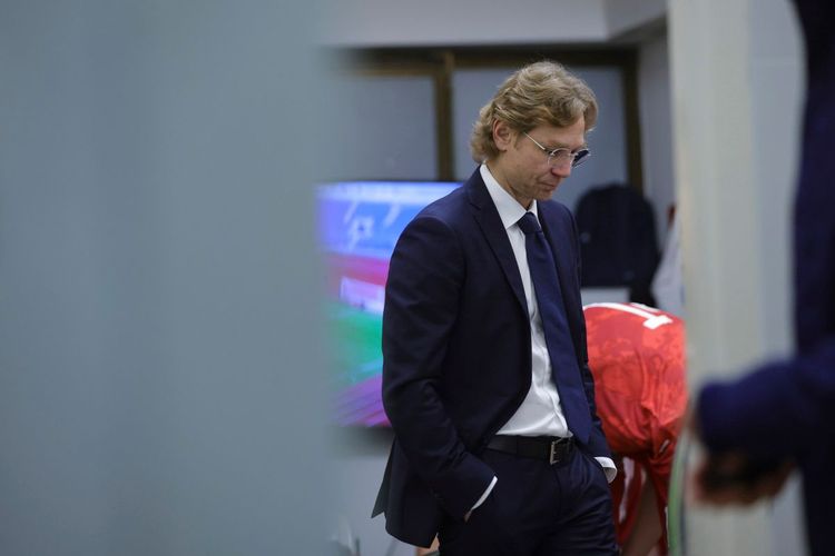 Сборная России экстренно собралась в Москве. От клубов РПЛ приехали еще по два тренера. Что происходит?