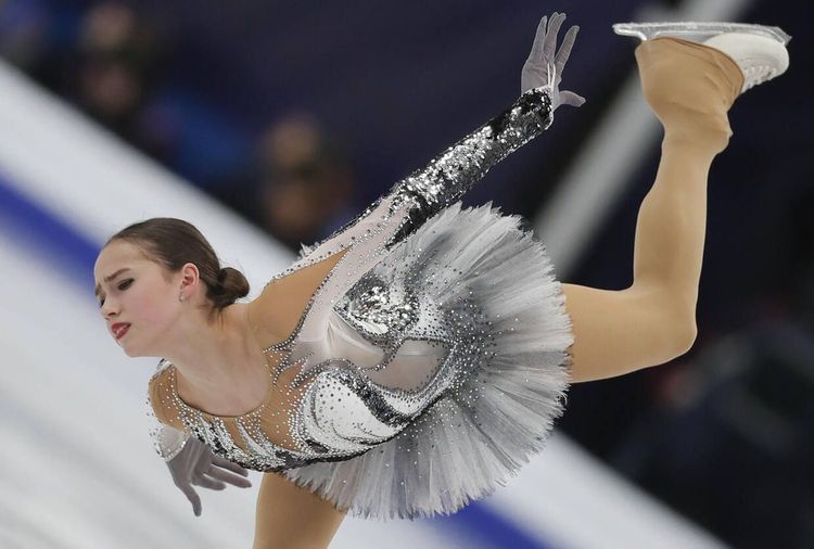 Хореограф Даниил Глейхенгауз: Загитова по-прежнему тянется за Медведевой