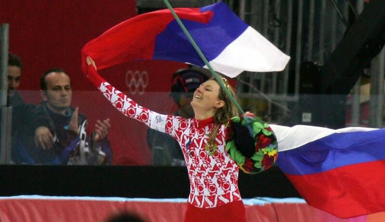 Призы вручает олимпийская чемпионка