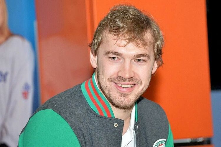 Трехкратного обладателя Кубка Гагарина принудительно доставят в суд за избиение девушки