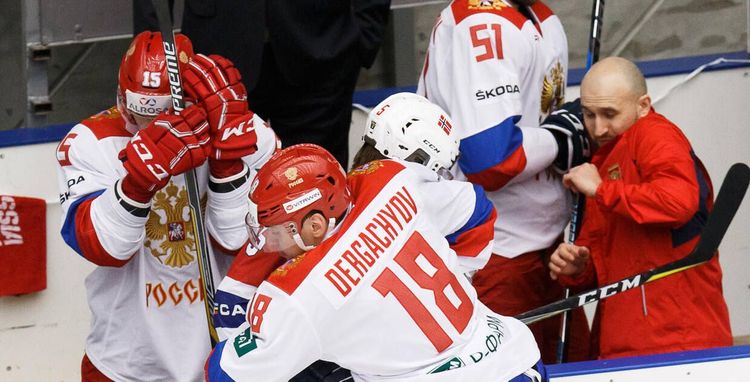 Шестеркин прорубил «сухари» в скале