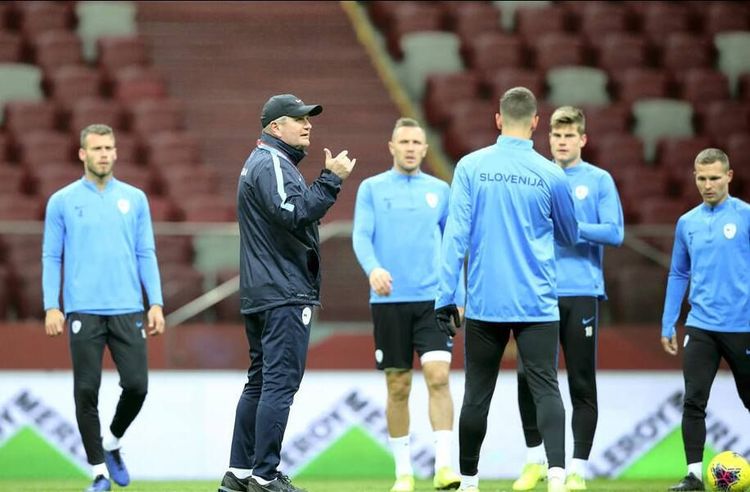 Соперники сборной России в первых матчах года. У словенцев тот же тренер, который лишил нас ЧМ-2010!