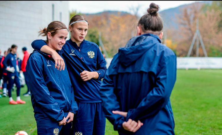 Юрий Красножан вызвал 23 футболистки на заключительный сбор года
