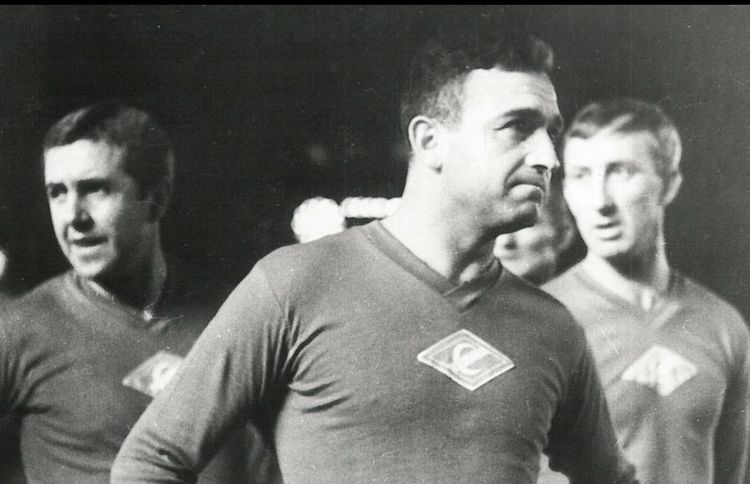 Экс-защитник «Спартака» призвал поставить памятник Симоняну