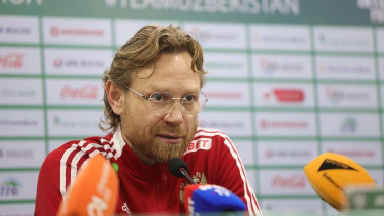 Сборная России не может обыграть Узбекистан и Таджикистан: Карпина все устраивает?