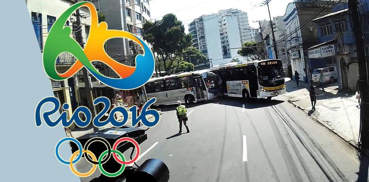Маракана, столкновение автобусов и нападение в фавелах! (ВИДЕО)