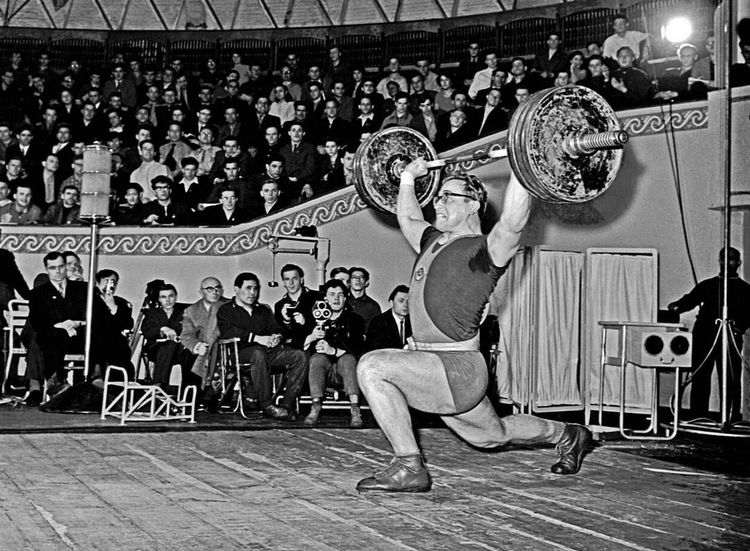 Умер олимпийский чемпион по тяжелой атлетике Юрий Власов