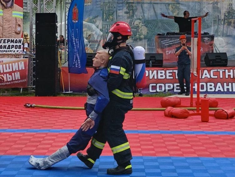 «Город-герой гордится героями». В Санкт-Петербурге прошел турнир «Сильнейший пожарный»