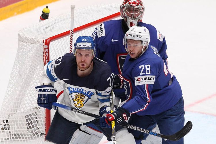 Вратарь сборной Франции Кристобаль Юэ: Выбрал Швейцарию вместо КХЛ