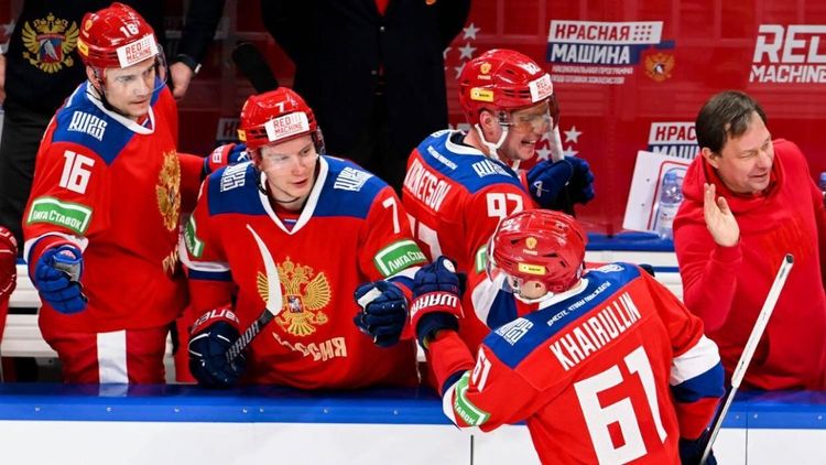Праздник для болельщиков на «СКА Арене». Сборная России начала Кубок Первого канала с разгрома сборной мира