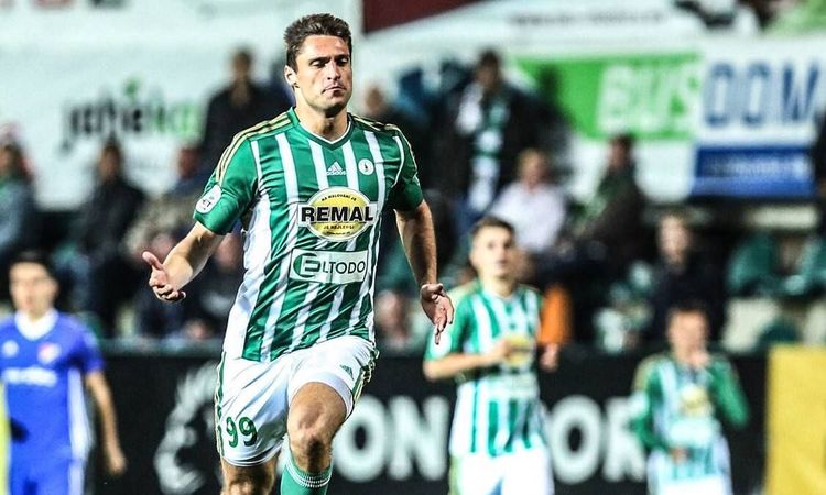 Эстонский клуб разорвал контракт с воспитанником петербургского футбола. Его выслали из страны за нарушение закона