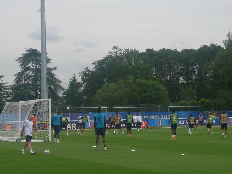 Мрачное молчание «трехцветных»