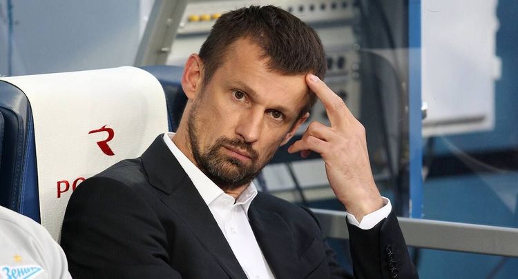 Семак на фоне звездных предшественников