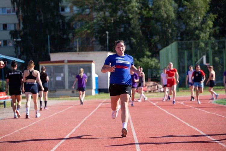 «Способа остановить Вяхиреву пока еще нет. Наверное, втроем надо держать»: Интервью с новичком «Балтийской Зари» Анной Волковой