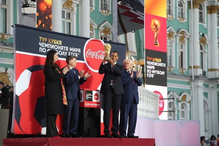 В Петербурге сделано 50 тысяч фотографий с Кубком мира