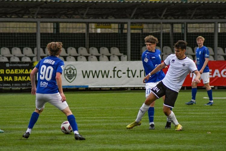 «Балтика-БФУ» оформила первый разгром и возглавила таблицу