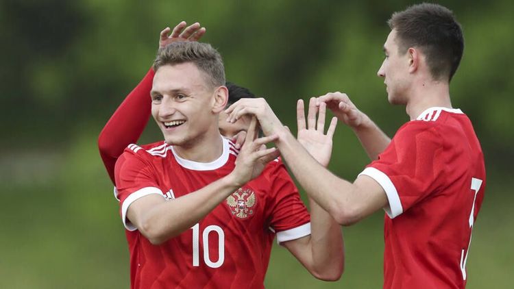 Подарок Черчесова Нижнему, или Чалов в роли Смолова и Кокорина